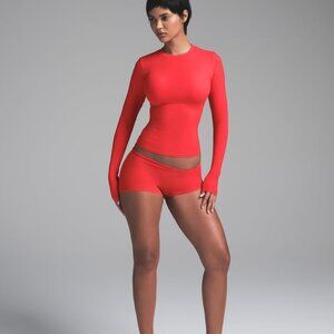 NWT Skims Fits Everybody LONG SLEEVE T-SHIRT Ruby Red Size M